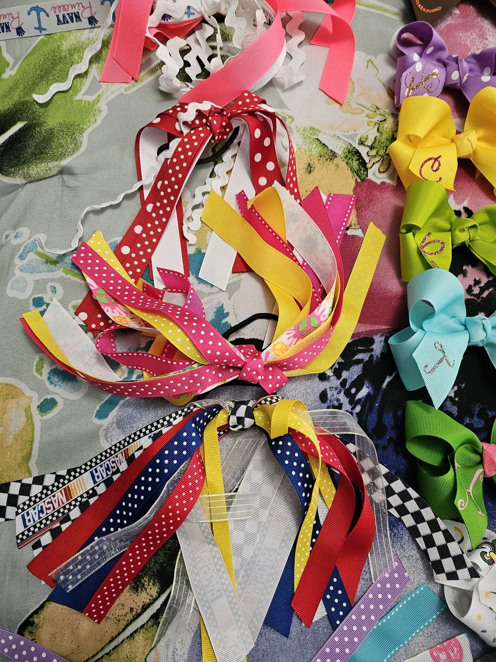 Colorful Girls Ribbon Hair Bows Set — Multicolor Assortment